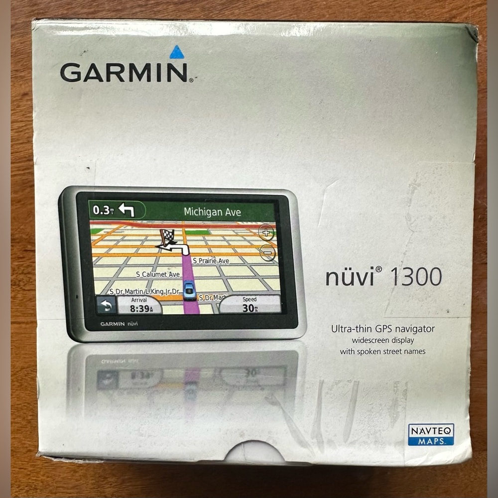 Garmin nüvi GPS Navigator - Black - Picture 8 of 8